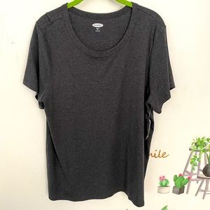 Old Navy Woman’s XXL Slim Fit Dark Grey short-sleeve T-shirt.